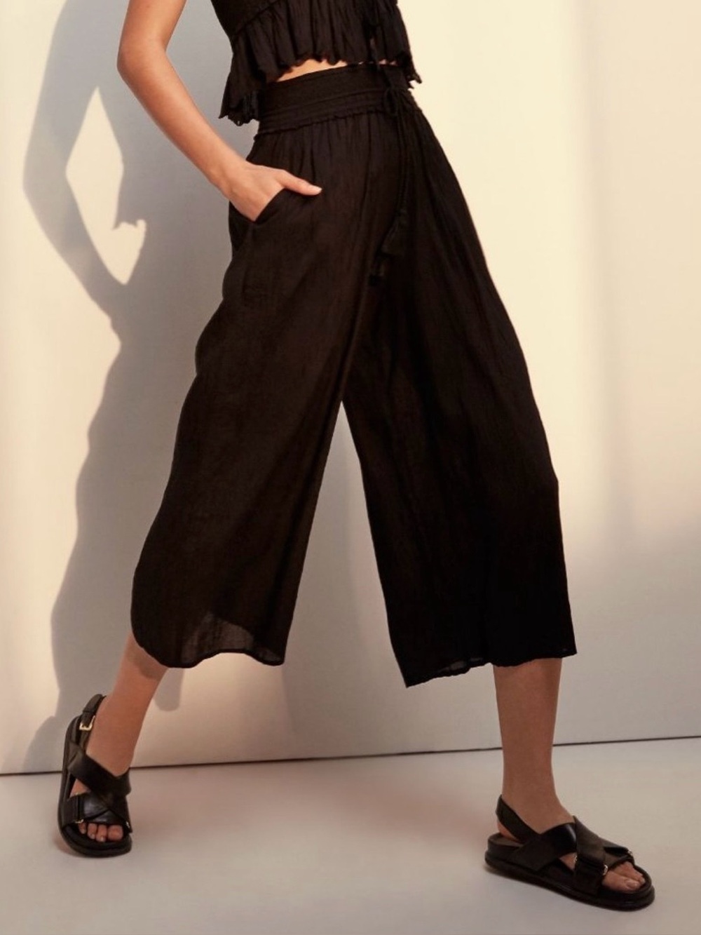 Wilfred Aritzia La Boheme Nanterre Smocked Wide Leg Boho Pants Black Large NEW